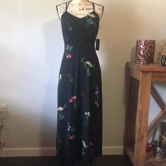Vince Camuto Dresses & Skirts - VINCE CAMUTO Topic Heat Tropic Garden Maxi Dress